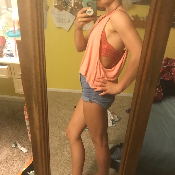 Salmon low cut tank top - Picture 2 of 4
